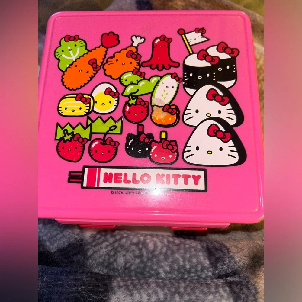Hello Kitty Bento Box - Picture 2 of 5